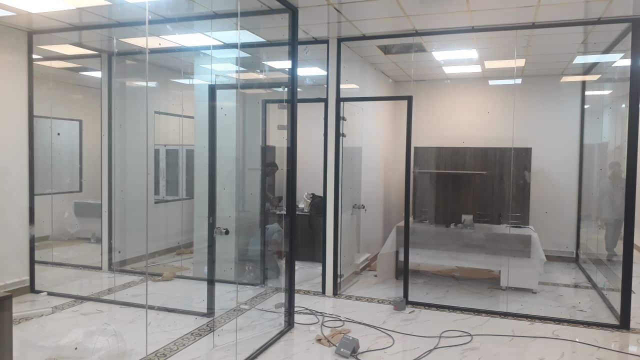 پارتیشن شیشه‌ای فریم‌ لس